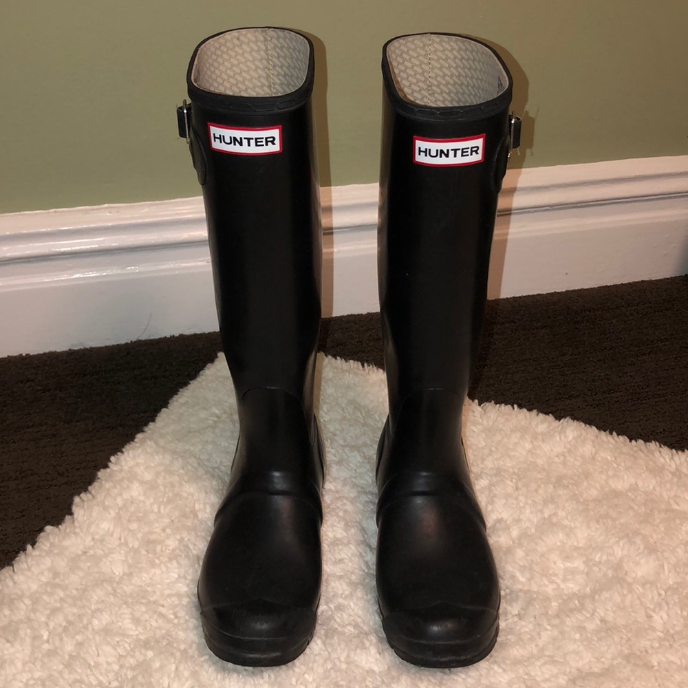 Hunter rain boots. Tall black. Size 7